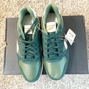 NWT Reebok Green and White Sneakers with Classic Athletic Silhouette